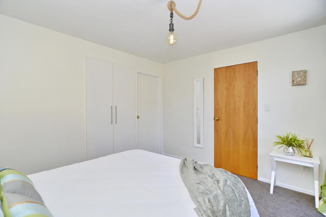 Tumeke Akaroa - Apartment - Christchurch Holiday Homes Екстериор снимка